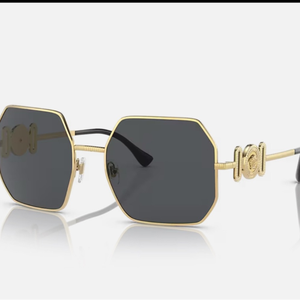 Versace sunglasses ♥️